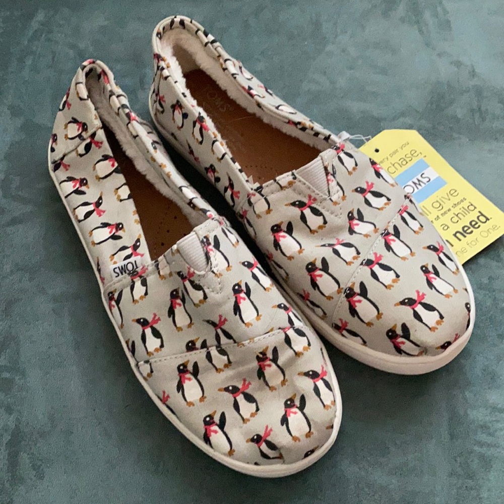 TOMS Penguin print fleece lined shoes